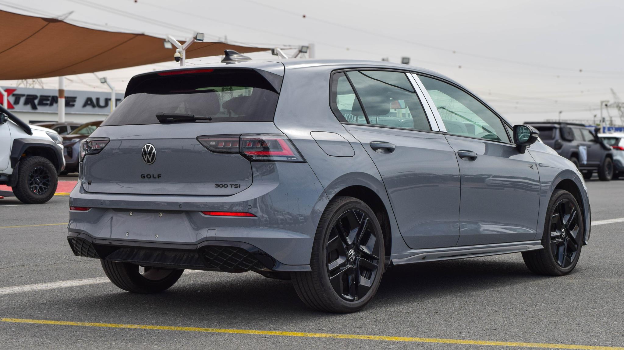 Volkswagen Golf 8.5 TSI300 1.5T Black Edition