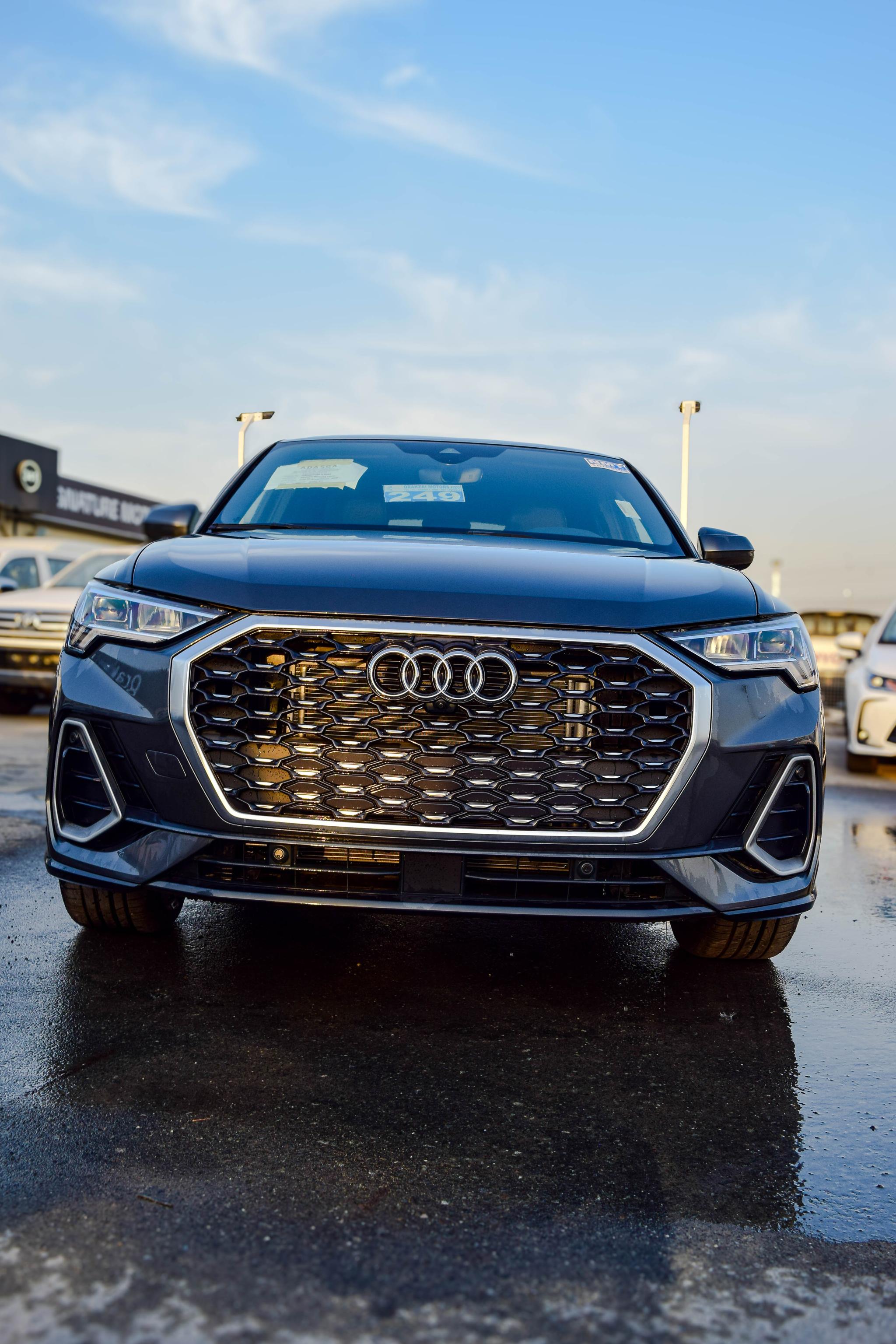 AUDI Q 3