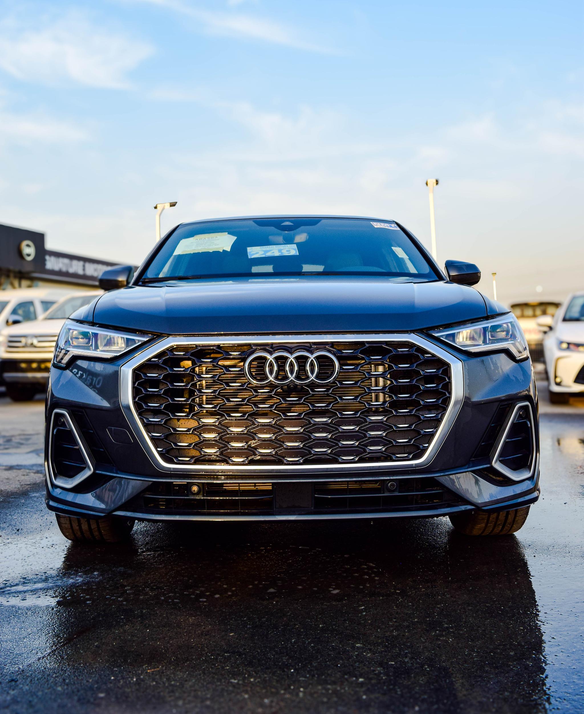 AUDI Q 3