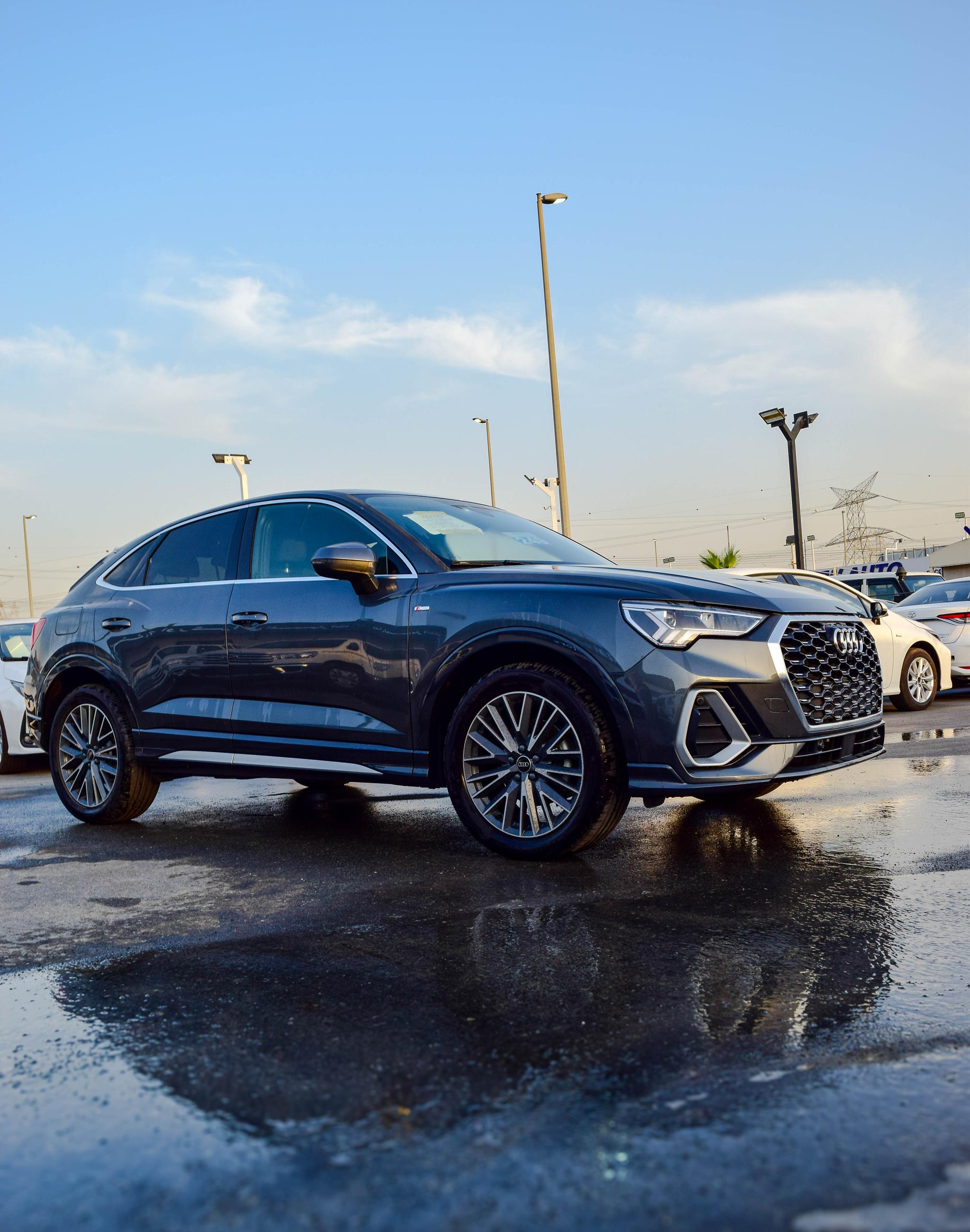 AUDI Q 3
