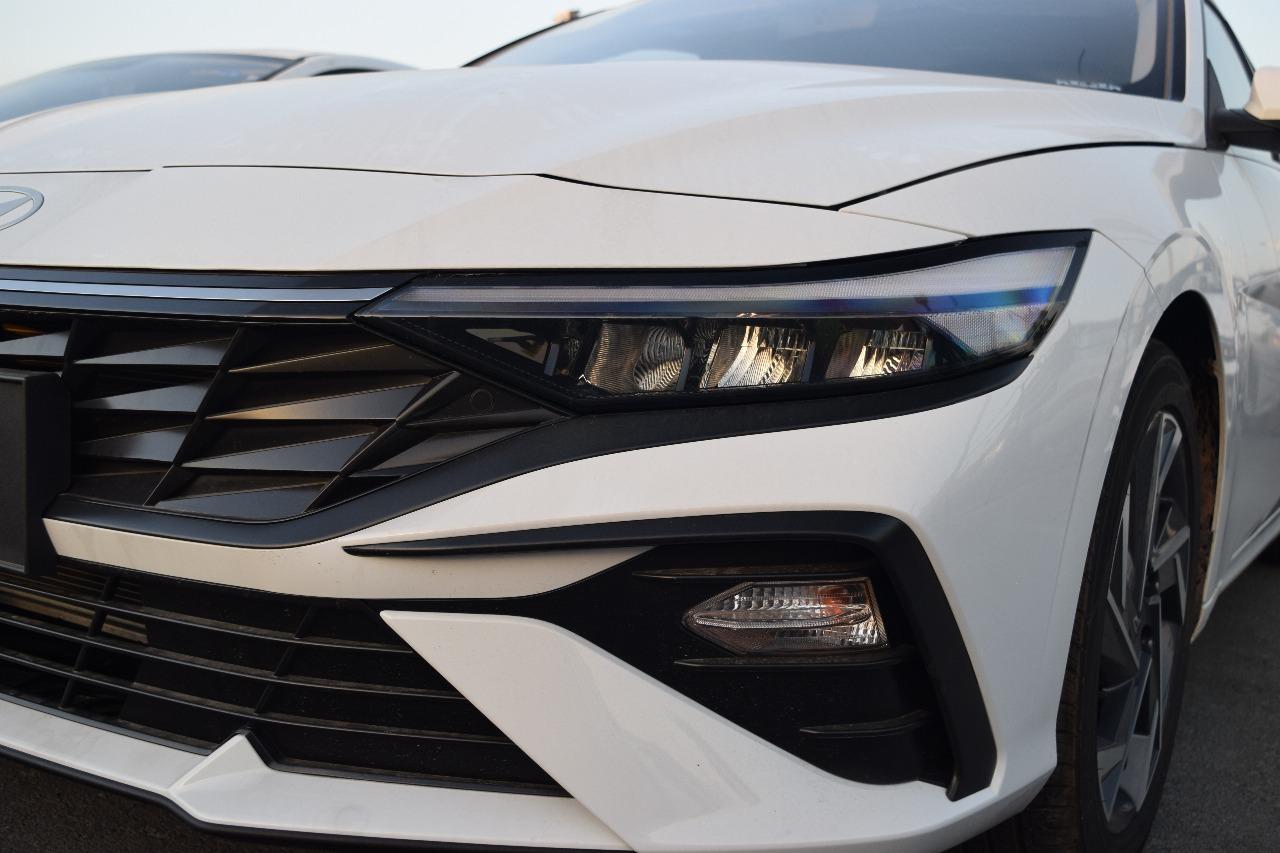 HYUNDAI Elentra