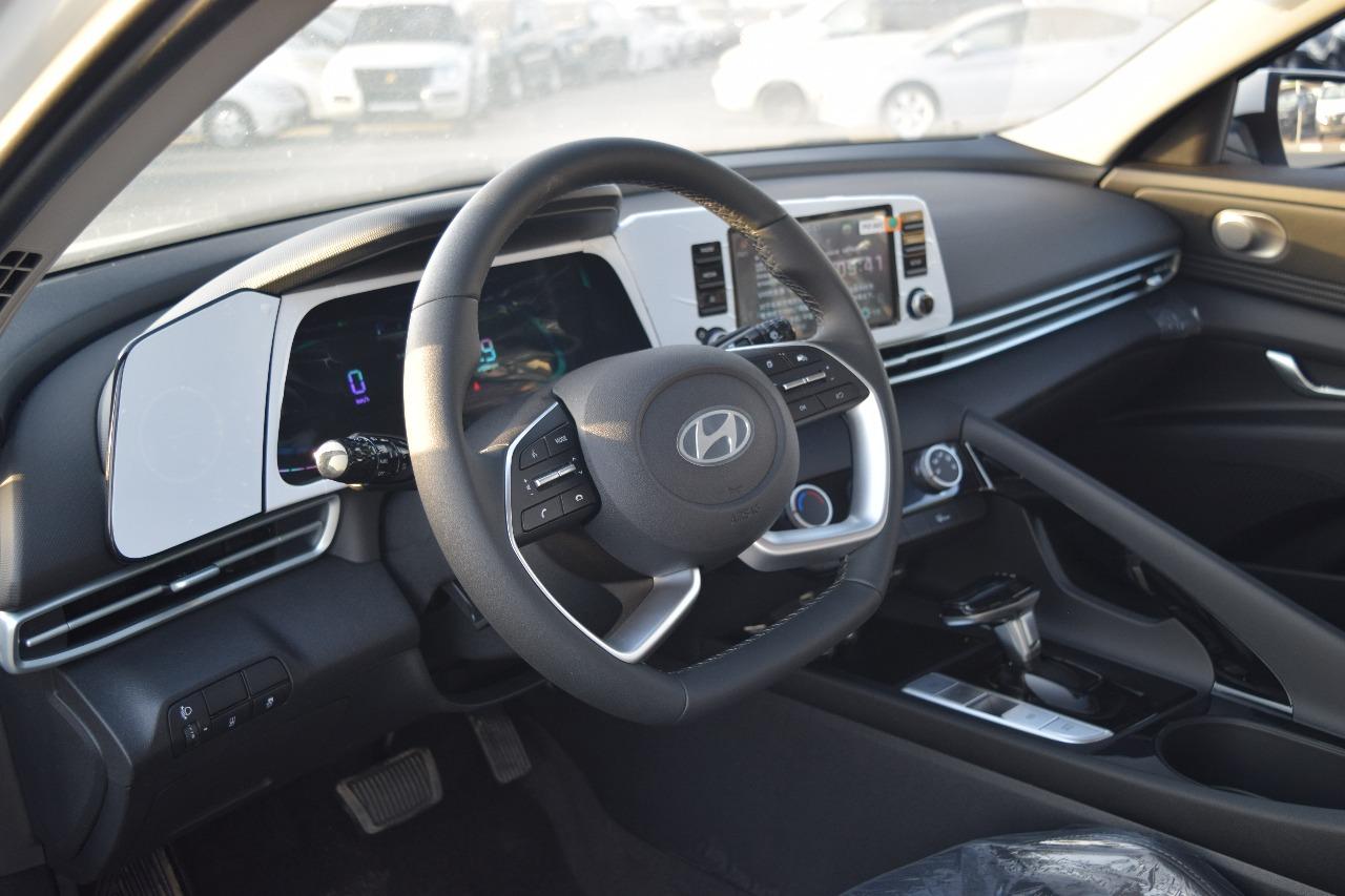 HYUNDAI Elentra