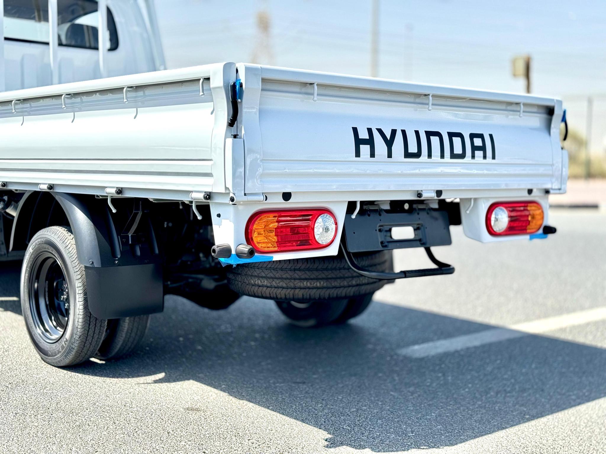 HYUNDAI H-100