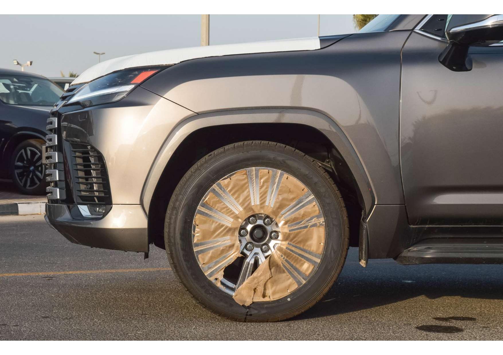 LEXUS LX600 VIP 3.5L 4WD SUV