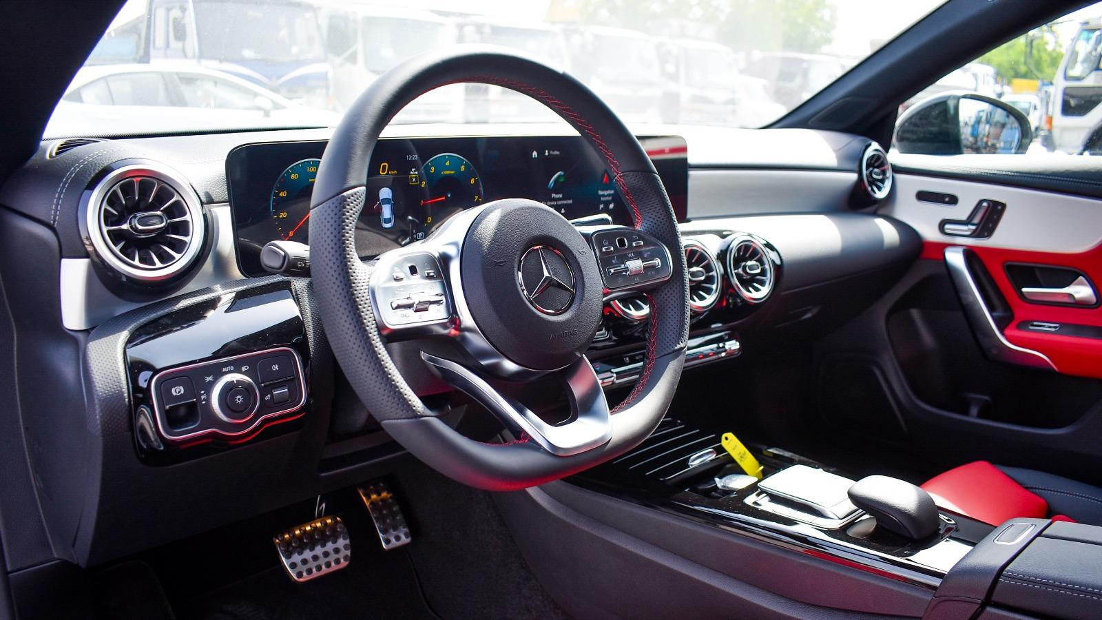 MERCEDES CLA 200 PETROL