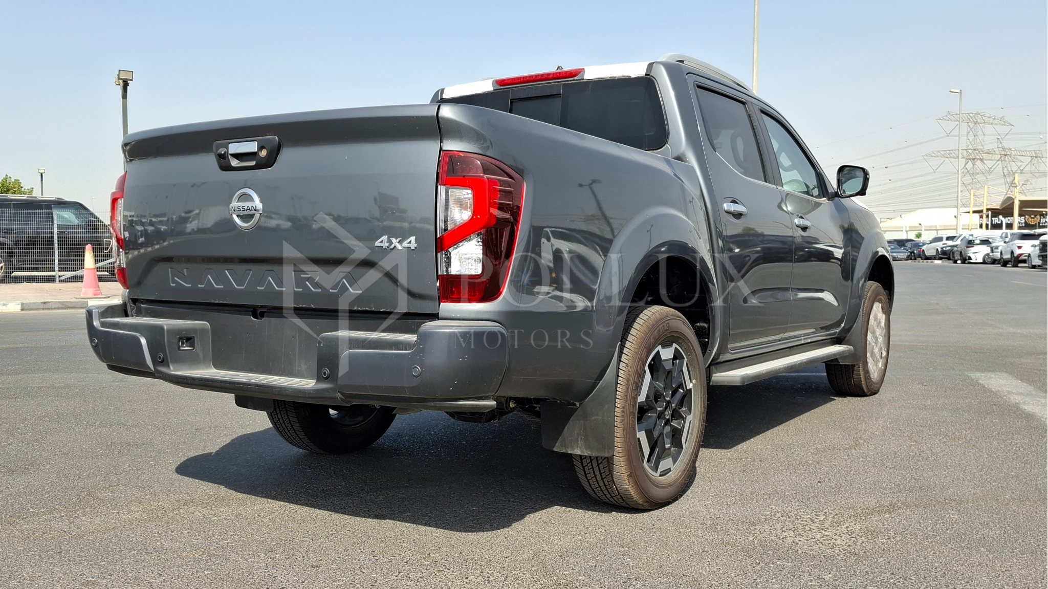 Nissan Navara petrol