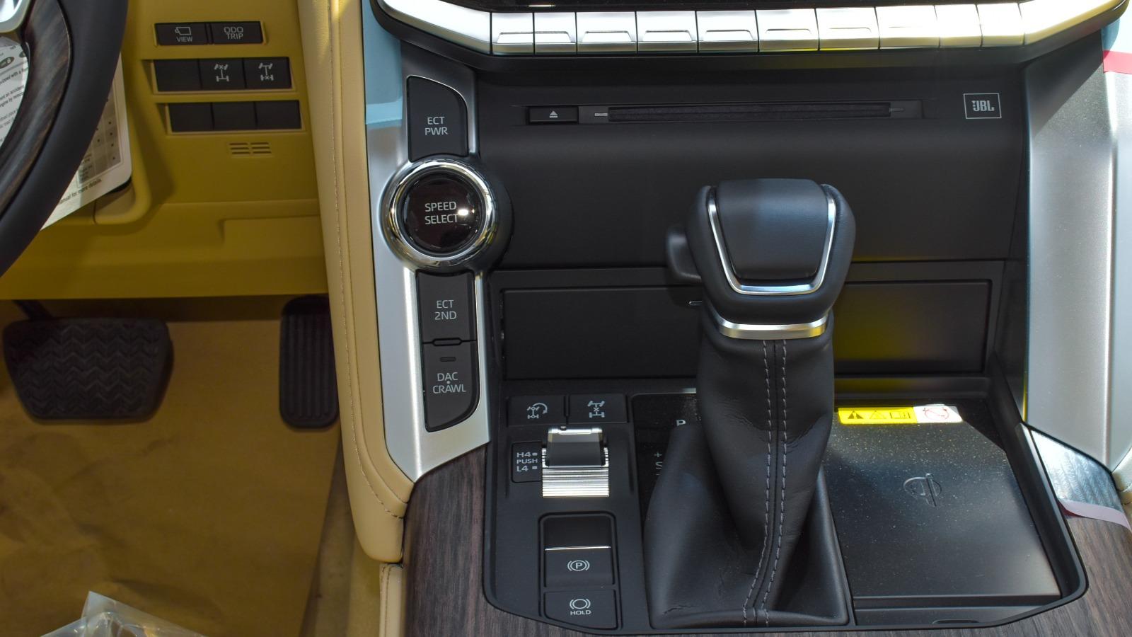 TOYOTA LAND CRUISER VX 4.0L PETROL