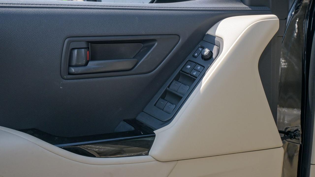 TOYOTA LAND CRUISER GXR G DSL BLACK