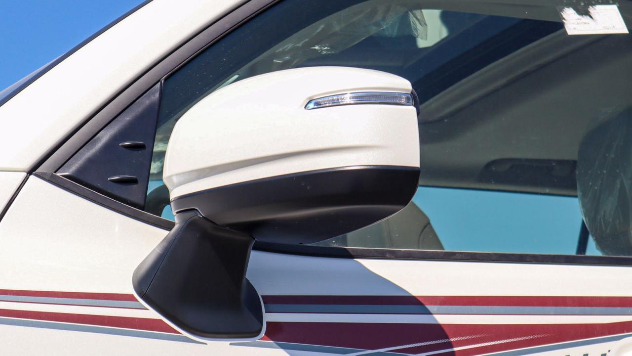 TOYOTA LAND CRUISER GXR V DSL WHITE