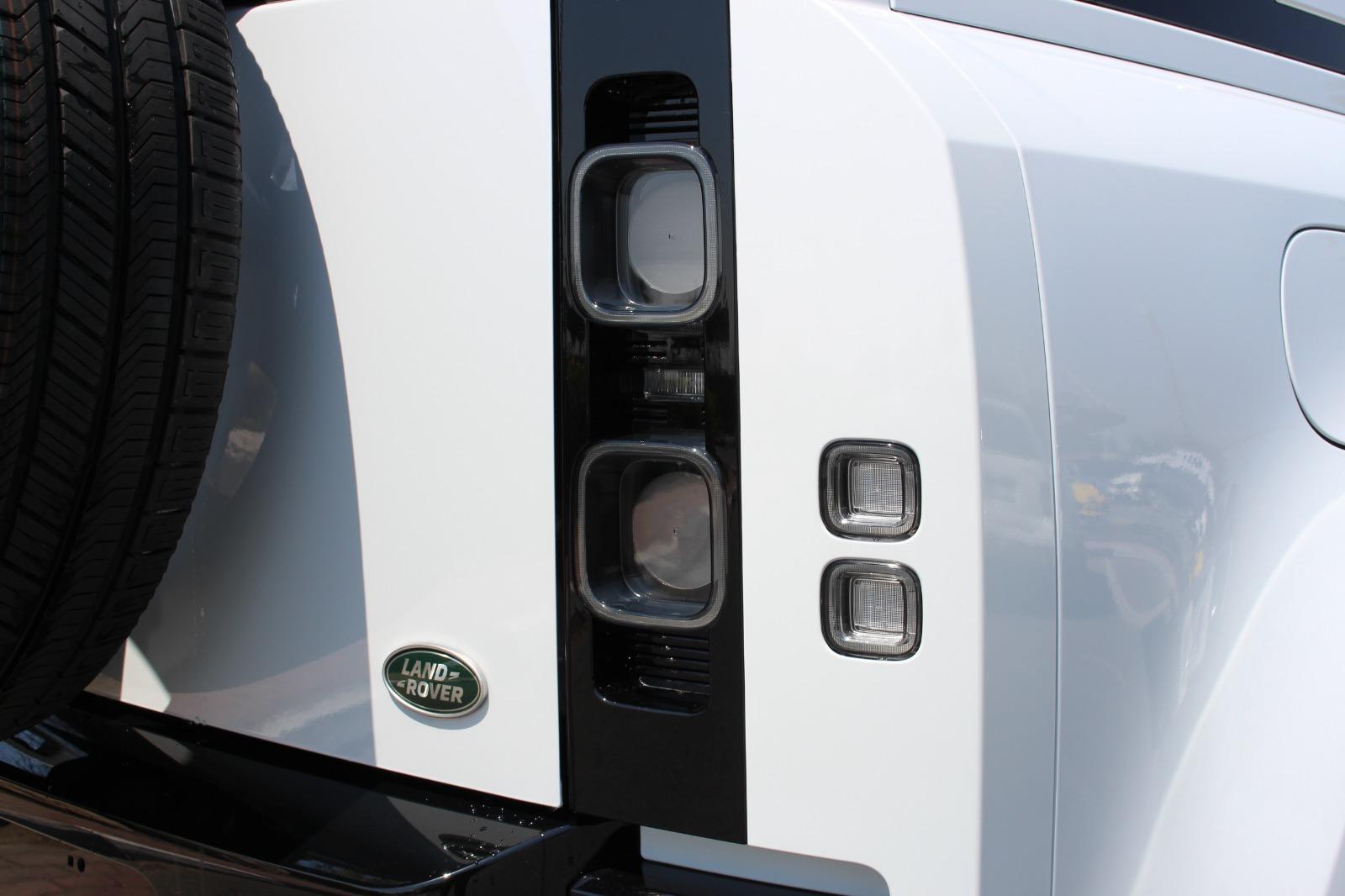 LAND ROVER DEFENDER 4.0L V8 PETROL