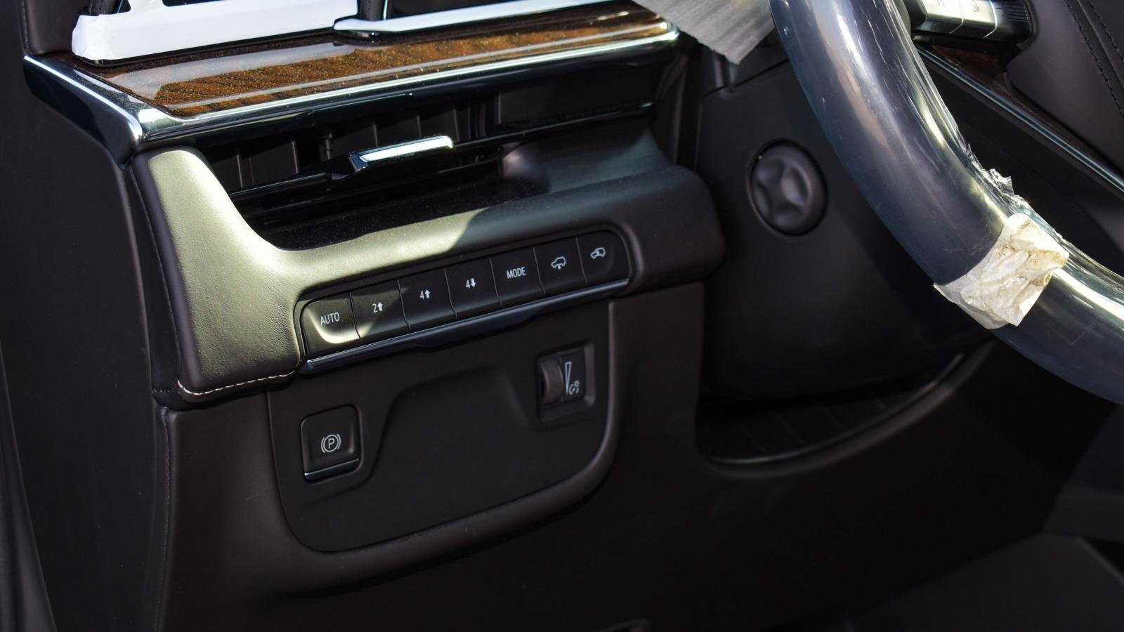 CADILLAC ESCALADE 600 PETROL