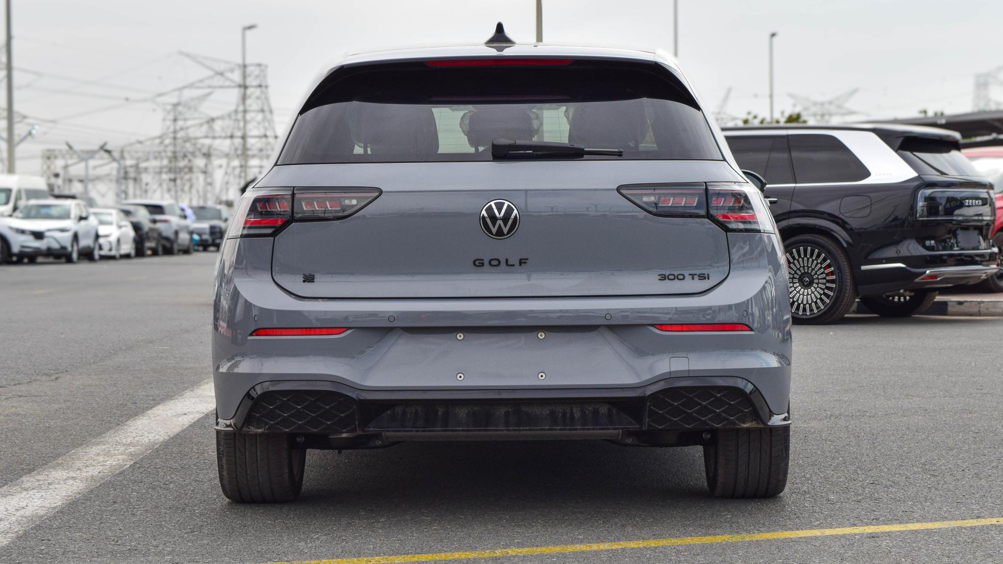Volkswagen Golf 8.5 TSI300 1.5T Black Edition