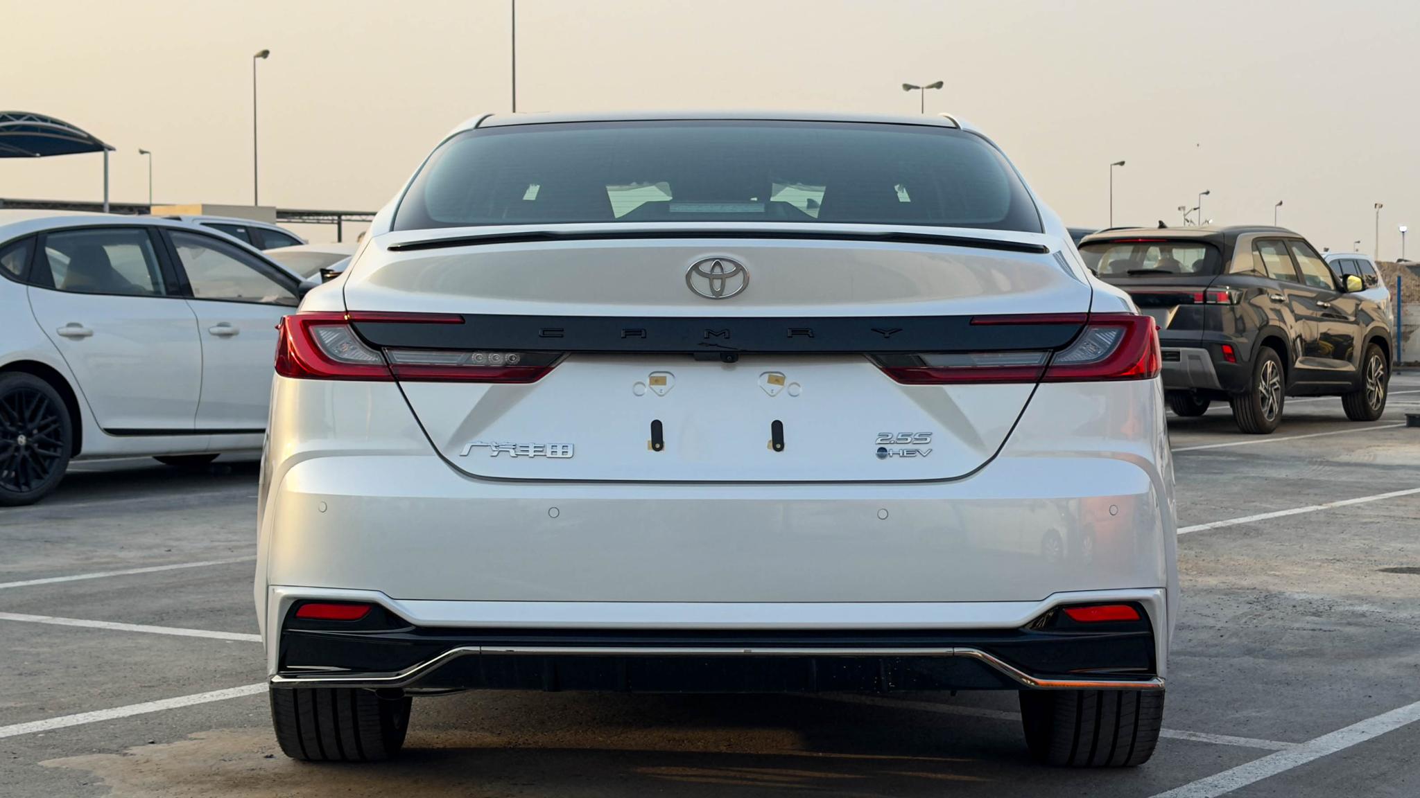Toyota Camry 2.5L Hybrid Sport Edition Full Option Chinese Specs