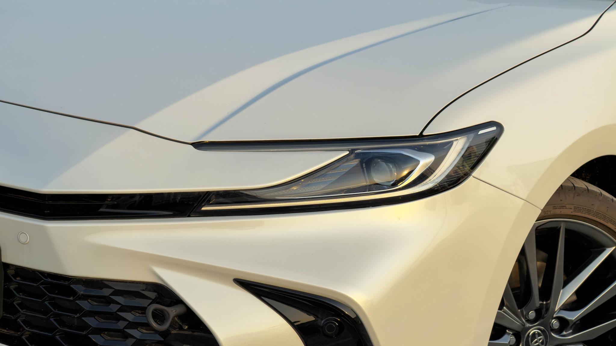 Toyota Camry 2.5L Hybrid Sport Edition Full Option Chinese Specs