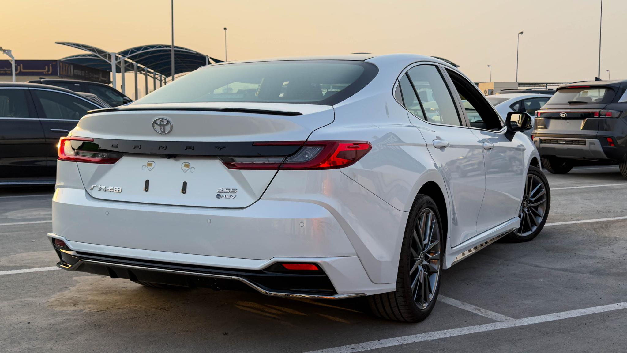 Toyota Camry 2.5L Hybrid Sport Edition Full Option Chinese Specs