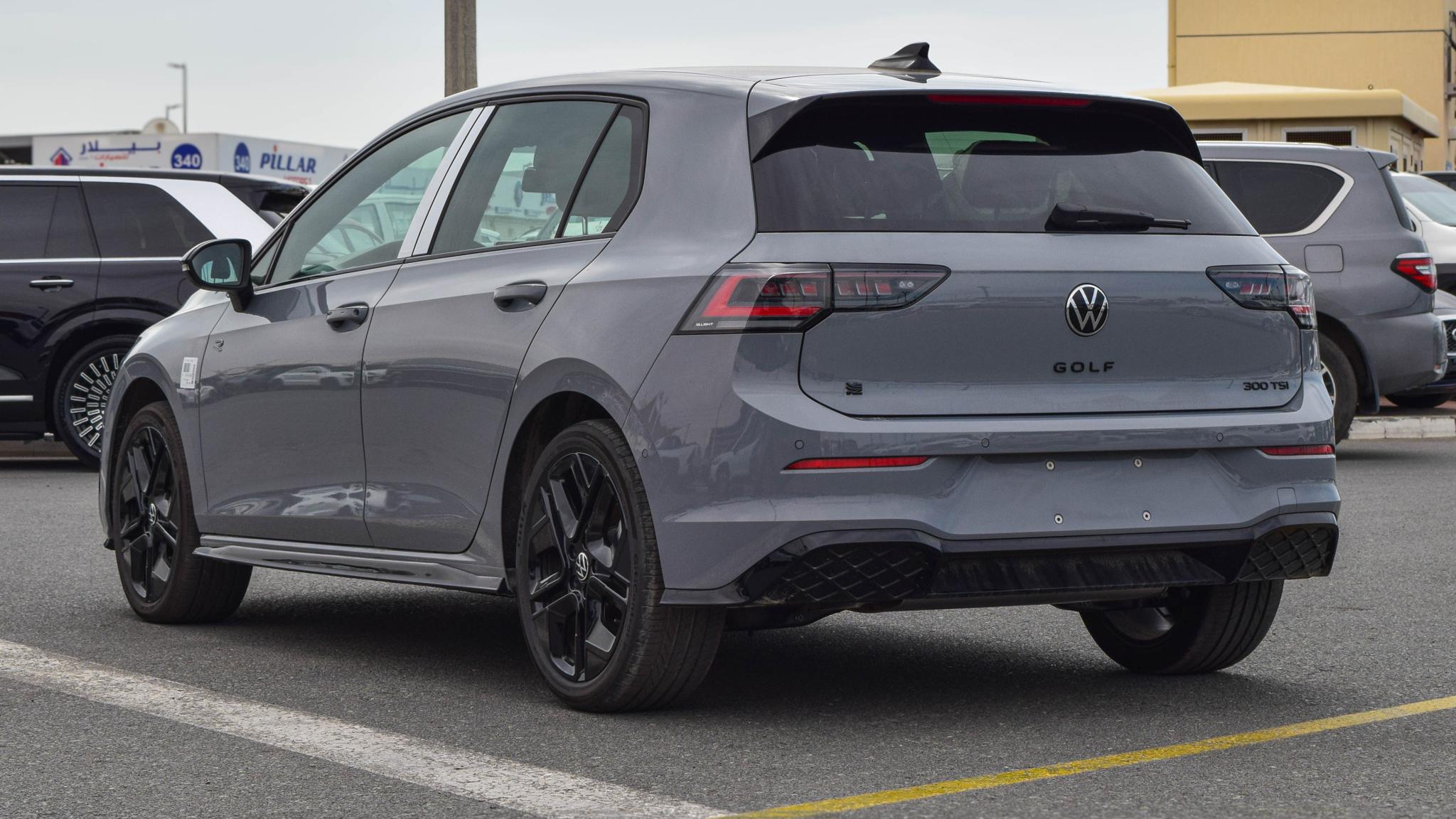 Volkswagen Golf 8.5 TSI300 1.5T Black Edition