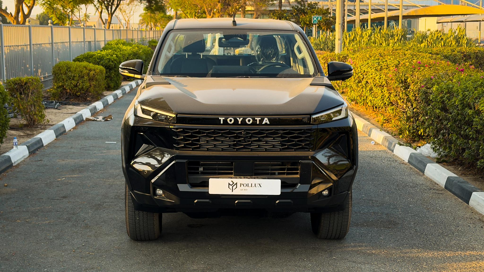 Toyota Hilux Travo Overland 2.8L Turbo Diesel Double Cab 2026 - Black